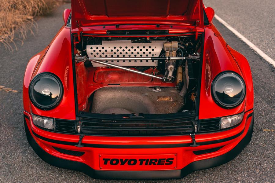 Багажник Porsche 911 by RWB 2019 года  (фото 20 из 34)